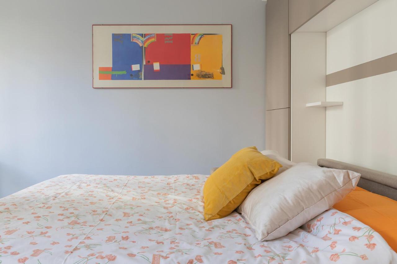 شقة 20Mins From Duomo - Renovated Apt Near City Center ميلان المظهر الخارجي الصورة
